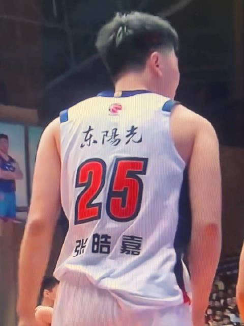 广东男篮大胜四川男篮，张皓嘉出场37分钟得2分