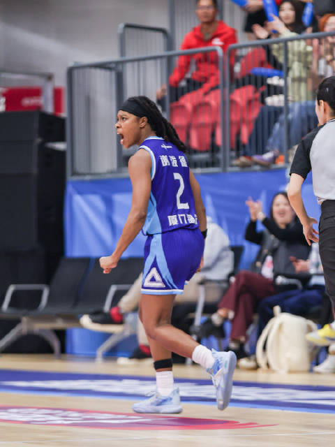 厦门女篮主帅张丽君满意季后赛首秀表现，彭诗晴打满全场谢泼德带伤出战