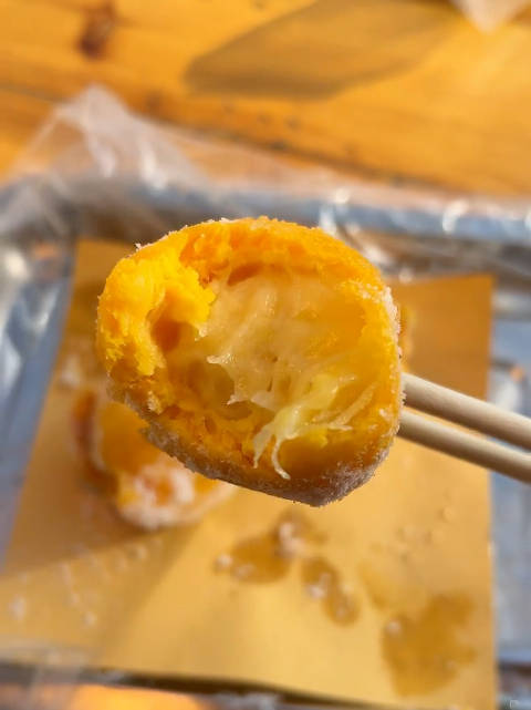 南昌街头的炸香蕉 4元一根香甜软糯