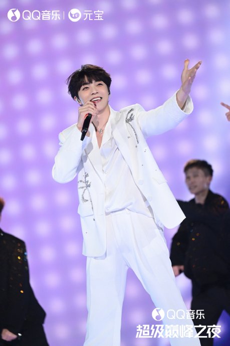 NexT1DE青春登场夺魁，QQ音乐巅峰之夜见证新势力崛起