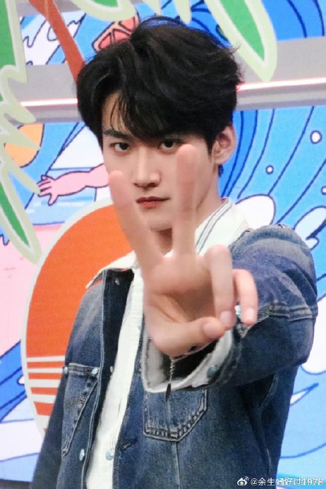 为什么说周柯宇获得郝蕾吴镇宇的肯定是其转型演员的重要里程碑？