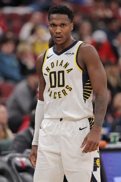 快船在防守端如何打造针对顶级内线的“反约装甲”策略？