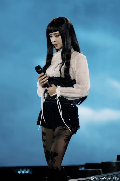 蔡依林重庆巡演舞曲震撼全场，歌迷沉浸快乐充电