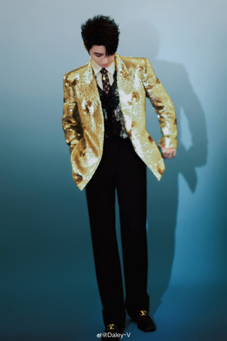 Valentino 2026春夏系列的设计理念与王俊凯的契合点在哪里？