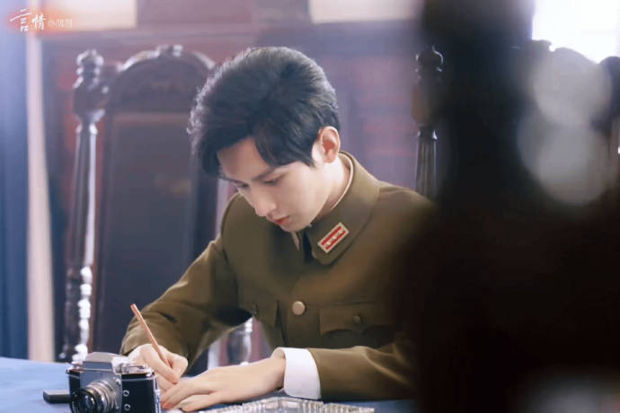 成毅《深潜》双卫视黄金档热播，广东四川接力上线