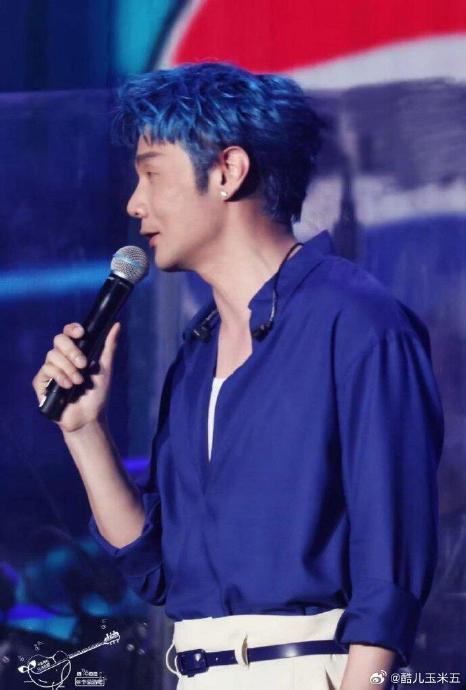 李荣浩和杨丞琳在音乐创作上是如何互相欣赏和合作的？