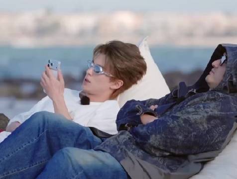 王鹤棣客栈通话秒变乖孙，贴心叮嘱奶奶少干活