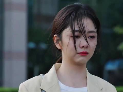 成年人的崩溃就在一瞬间 哪有容易二字