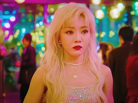 女主播与老板约会被拍，烤肠摊主意外成焦点