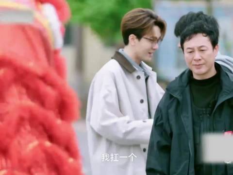 曾舜晞马嘉祺练舞狮互动逗趣