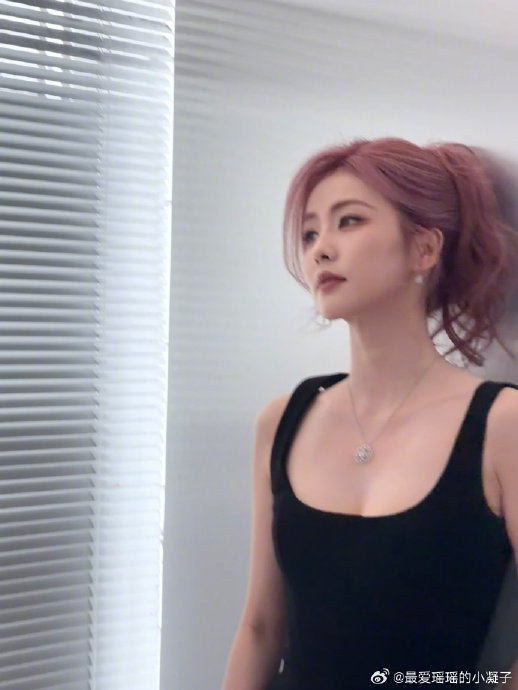 白鹿过往还有哪些经典的宠粉瞬间或‘饭撒’名场面？