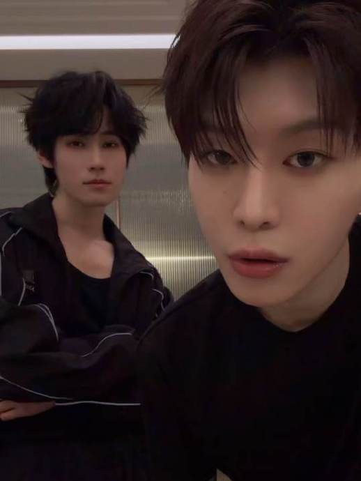 范丞丞和张真源合体舞蹈的歌曲名称和编舞风格是什么？