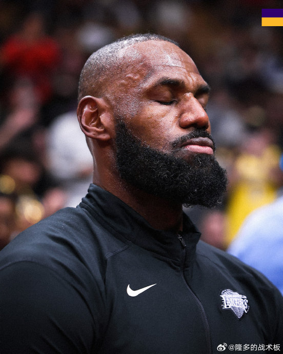 41岁詹姆斯放弃三分砍23+9+9，转型控场大师助湖人连胜