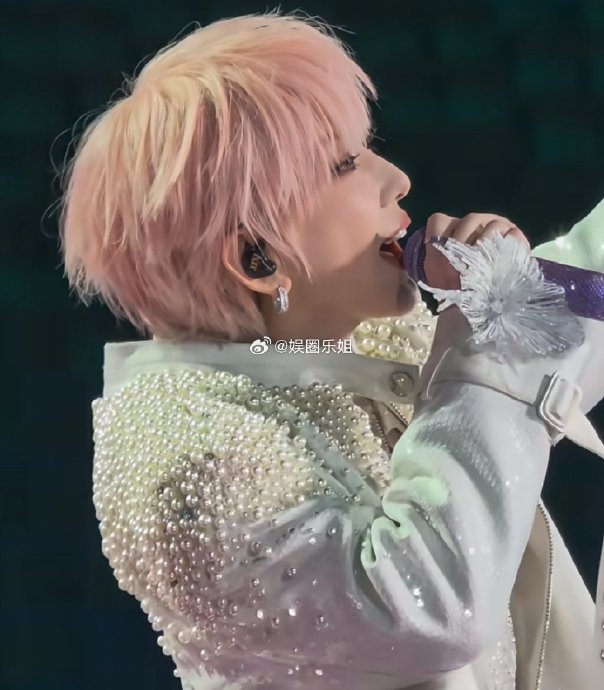 内娱巅峰夜：王俊凯檀健次神仙打架，AR舞台+全开麦炸裂！