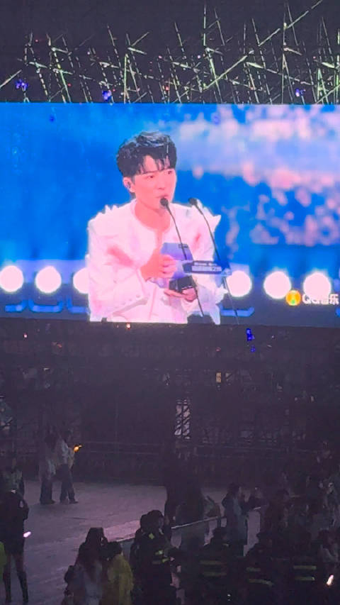 周深获得时代之声荣誉