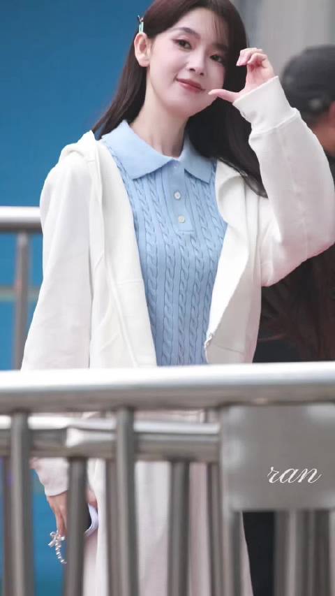 陈瑶乘风2026 喜欢看你弯弯的嘴角和爱笑的眼睛