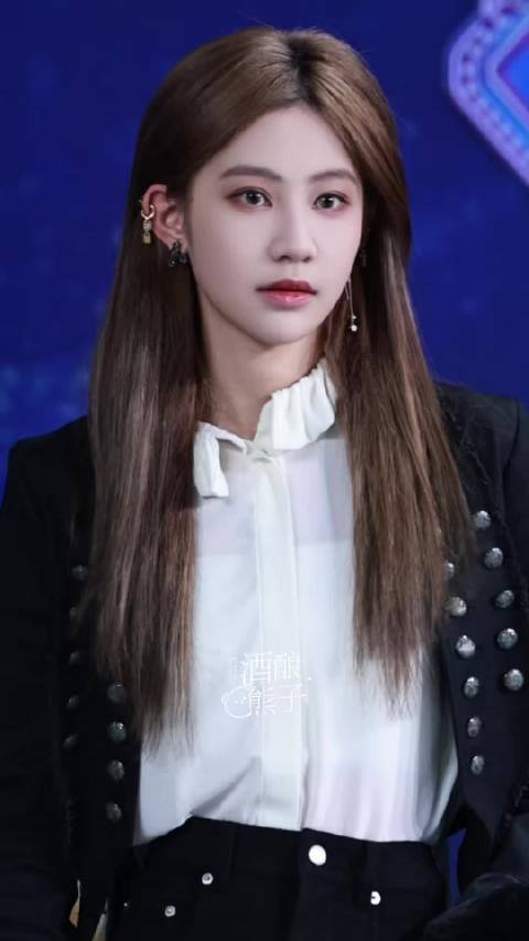 巅峰之夜红毯袁一琦张峻豪黄油小熊引爆全场