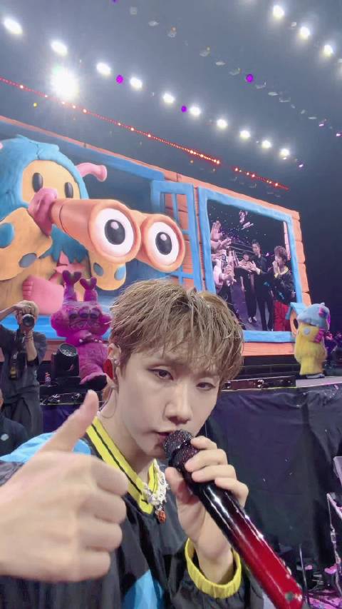 汪苏泷就这么走进我镜头并给我点了个赞！