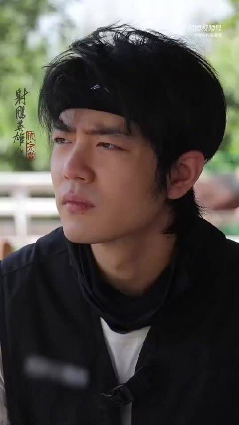 肖战单手飞身上马动作利落被赞郭大侠本侠