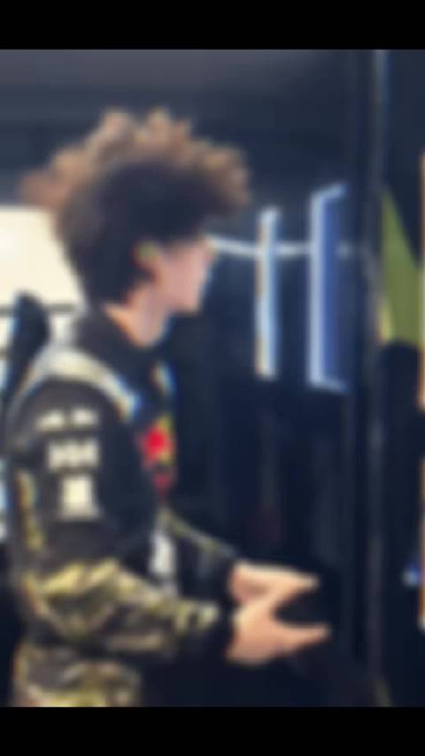 王一博新片热烈角色形象曝光