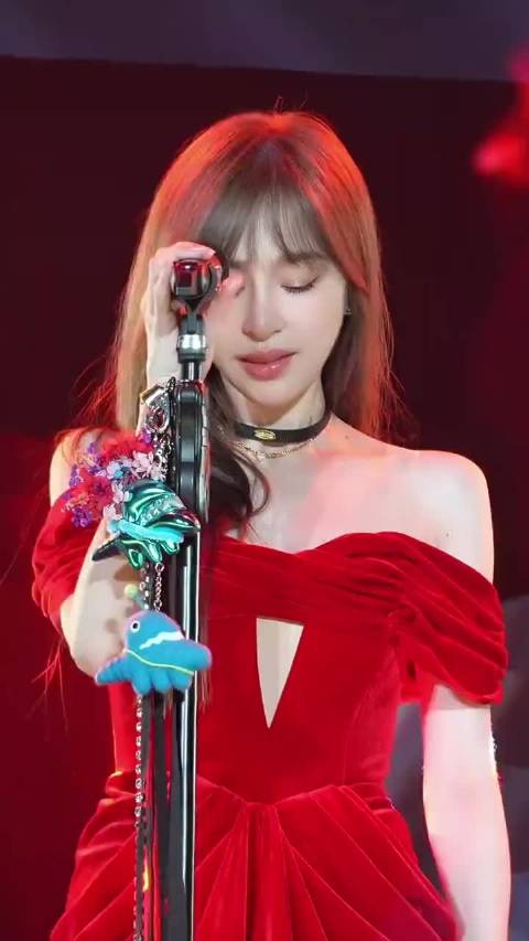 红色王心凌，前奏一响爷青回