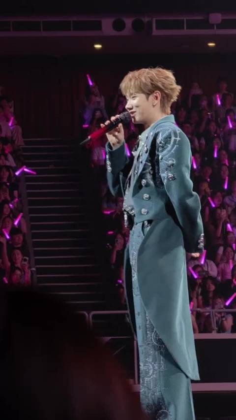 哈哈哈哈哈哈哈 王静 自己玩梗更是搞笑了