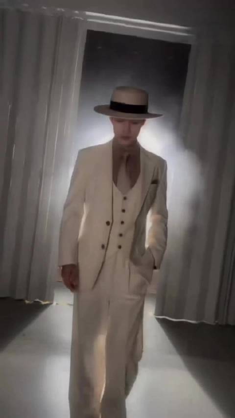 肖战新剧演绎信仰与智慧，再现风云岁月