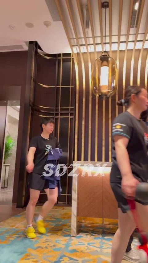 今日，孙颖莎目光坚定下训，澳门世界杯首日赛程，3月30日孙颖莎将出战