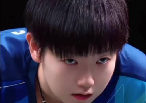 孙颖莎坚定目光诠释冠军之路