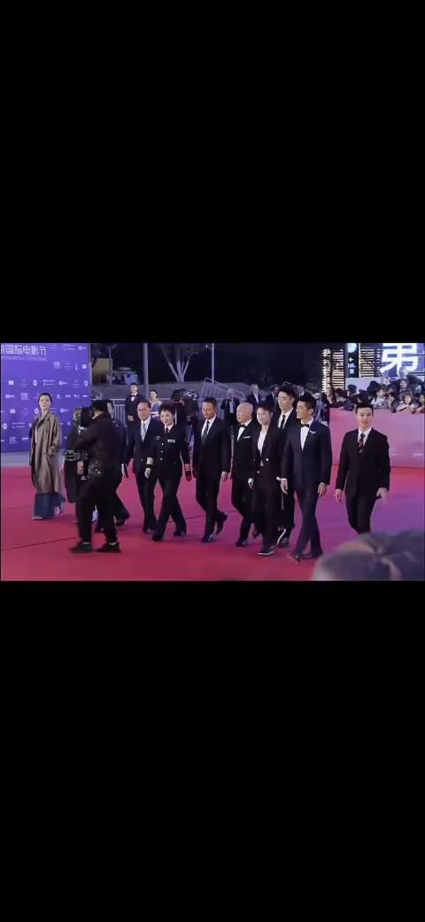红海行动主创亮相红毯，新人演员小黄颜值吸睛