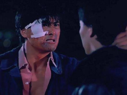 周润发的表演如火山喷发，每一帧都充满张力！影帝之名，实至名归！