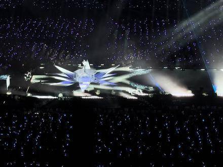 周深香港演唱会唱《大鱼》收尾，天籁之音震撼全场