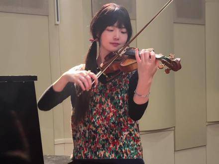 尚未将红豆熬煮成缱绻难愈的伤痕