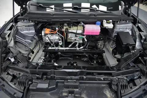 深蓝L06拆车：没有惊喜也没有惊吓，10来万的车也就这样！