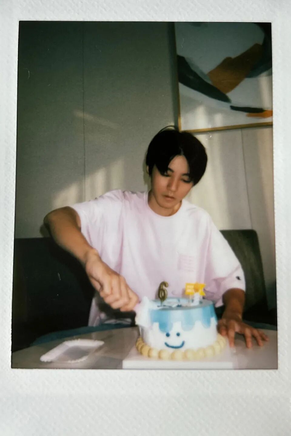 王俊凯工作室庆祝成立六周年,用真诚和努力向世界展示自己的才华