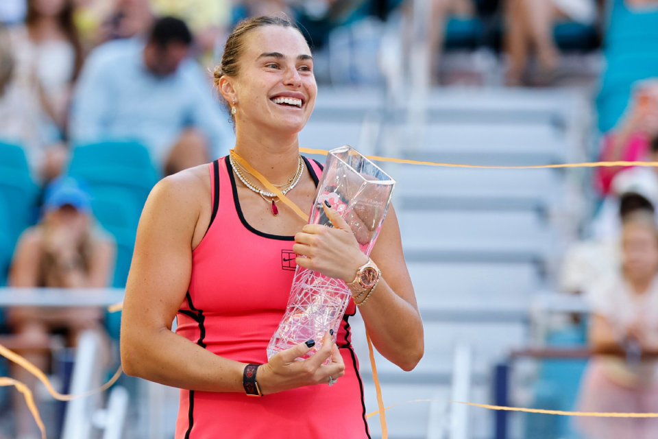 萨巴伦卡迈阿密夺冠封神!阳光双冠历史第五人,世界第一断层领先