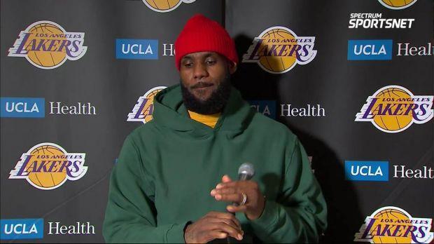 詹姆斯：我们的挡拆打得很好，进攻节奏很棒