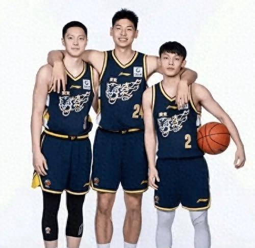 广东阵容大换血？CBA交易窗口开启，3人离队，杜锋如何出牌