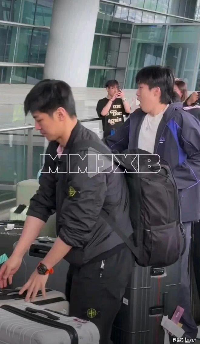 疲于奔命!王楚钦出发澳门,一直打哈欠,一脸疲惫的样子让人心疼