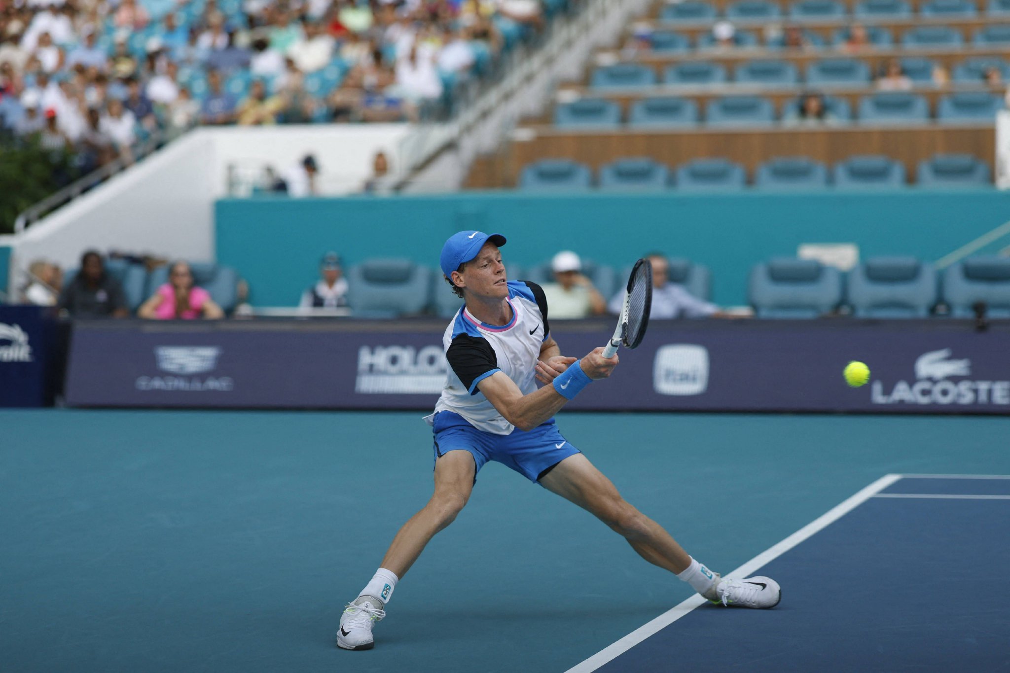 网球——迈阿密公开赛:辛纳晋级四强