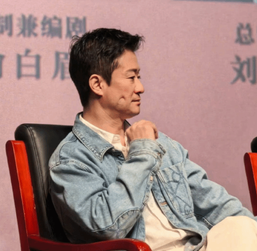 吴京\"按脸留坑\"网友担忧健康!本人回应:身体还不错