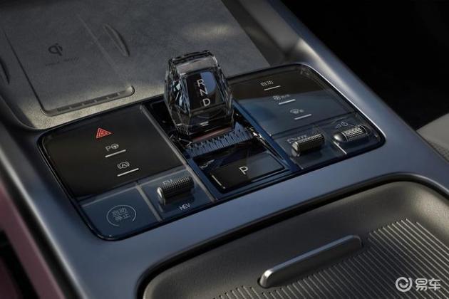 2025比亚迪海豹DM-i:混动界新秀，详解优缺点