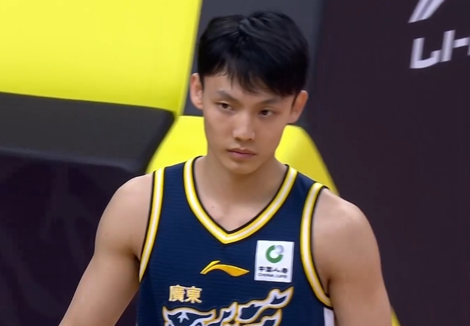 徐杰：我们应该每一个人都专注比赛 自己和球队的状态慢慢往上走