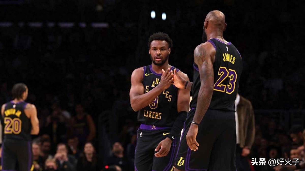 湖人队战胜篮网队后，布朗尼·詹姆斯讲了一个关于詹姆斯的趣事