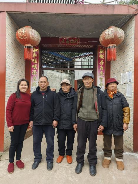 漂泊近半世纪 男子靠“折耳根味道”成功寻亲|华西都市报