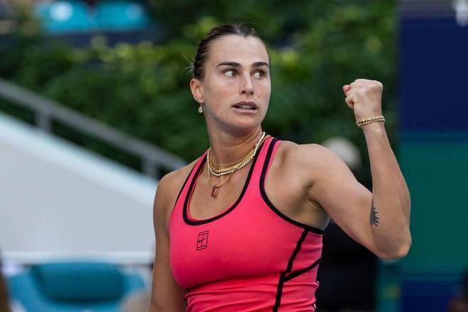 阳光双冠史上第5人！拒绝逆转，萨巴伦卡力退高芙卫冕迈阿密