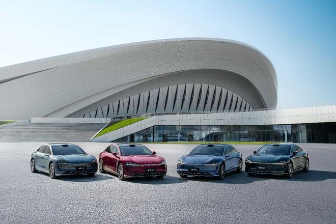 麋鹿+绕桩+连续减速带，享界S9增程版轻松应对，不仅好坐更好开