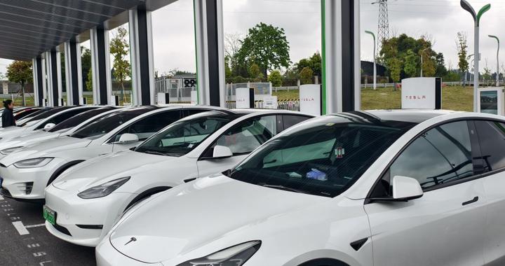 特斯拉国内规模最大高速服务区超级充电站项目上线