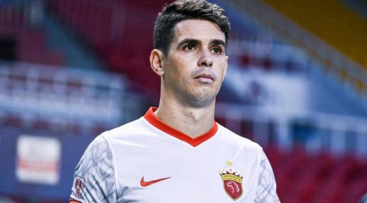 上港1月22日官宣奥斯卡归队，冬训亮相获穆斯卡特及队友热烈欢迎