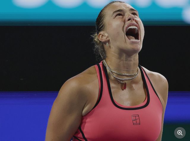 萨巴伦卡距“阳光双冠”一步之遥,坦言和莱巴金娜的竞争非常有趣